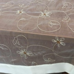 ΤΡΑΠΕΖΟΜΑΝΤΗΛΟ ΒΟΥΑΛ ΜΕ ΚΕΝΤΗΜΑ CAMELIA 140X180 LINEAHOME