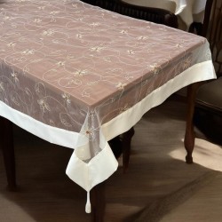 ΤΡΑΠΕΖΟΜΑΝΤΗΛΟ ΒΟΥΑΛ ΜΕ ΚΕΝΤΗΜΑ CAMELIA 180Χ220 LINEAHOME